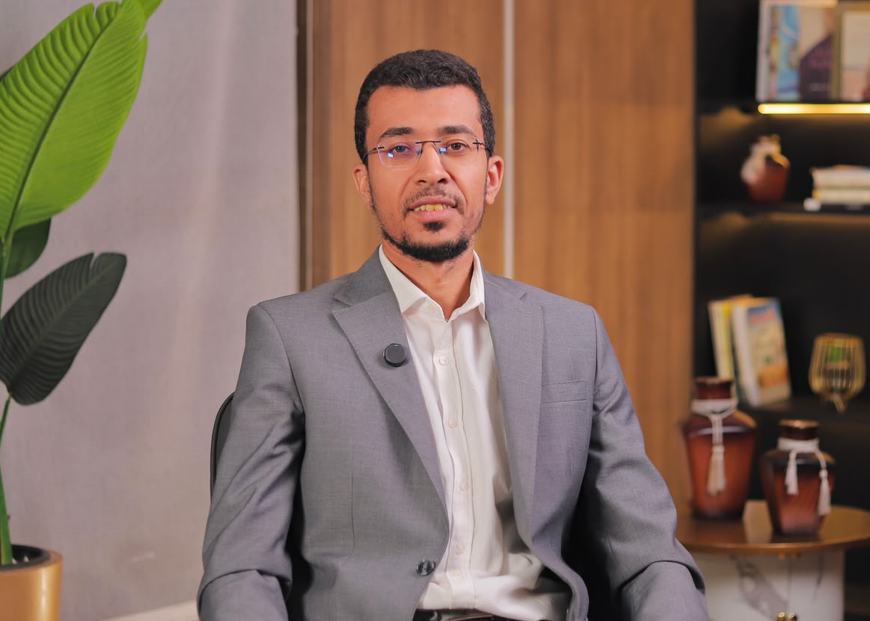 الصحفي عبدالمجيد عبدالله مقدم برامج الصحفي عبدالمجيد عبدالله مقدم برامج